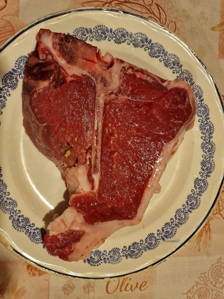 fiorentina-taglio-carne-piatto