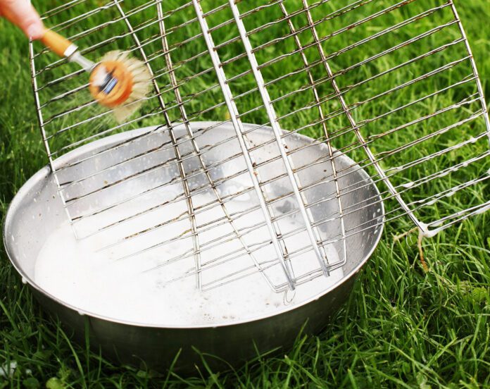 pulizia-griglia-barbecue-ammollo