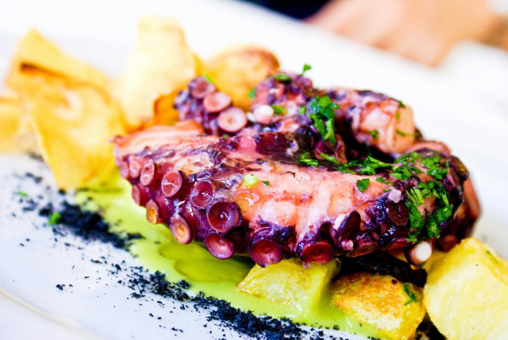 polpo al barbecue con salsa chimichurri