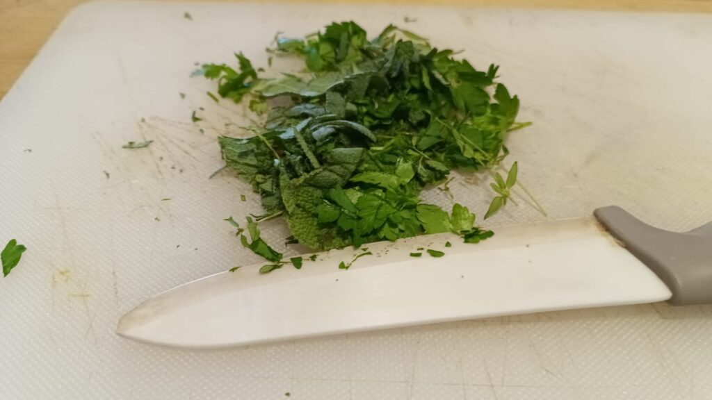 trito-odori-salvia-rosmarino-prezzemolo