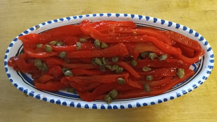 Peperoni alla brace con capperi e timo