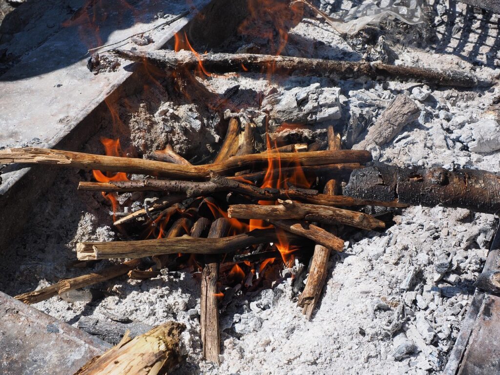 come pulire il barbecue