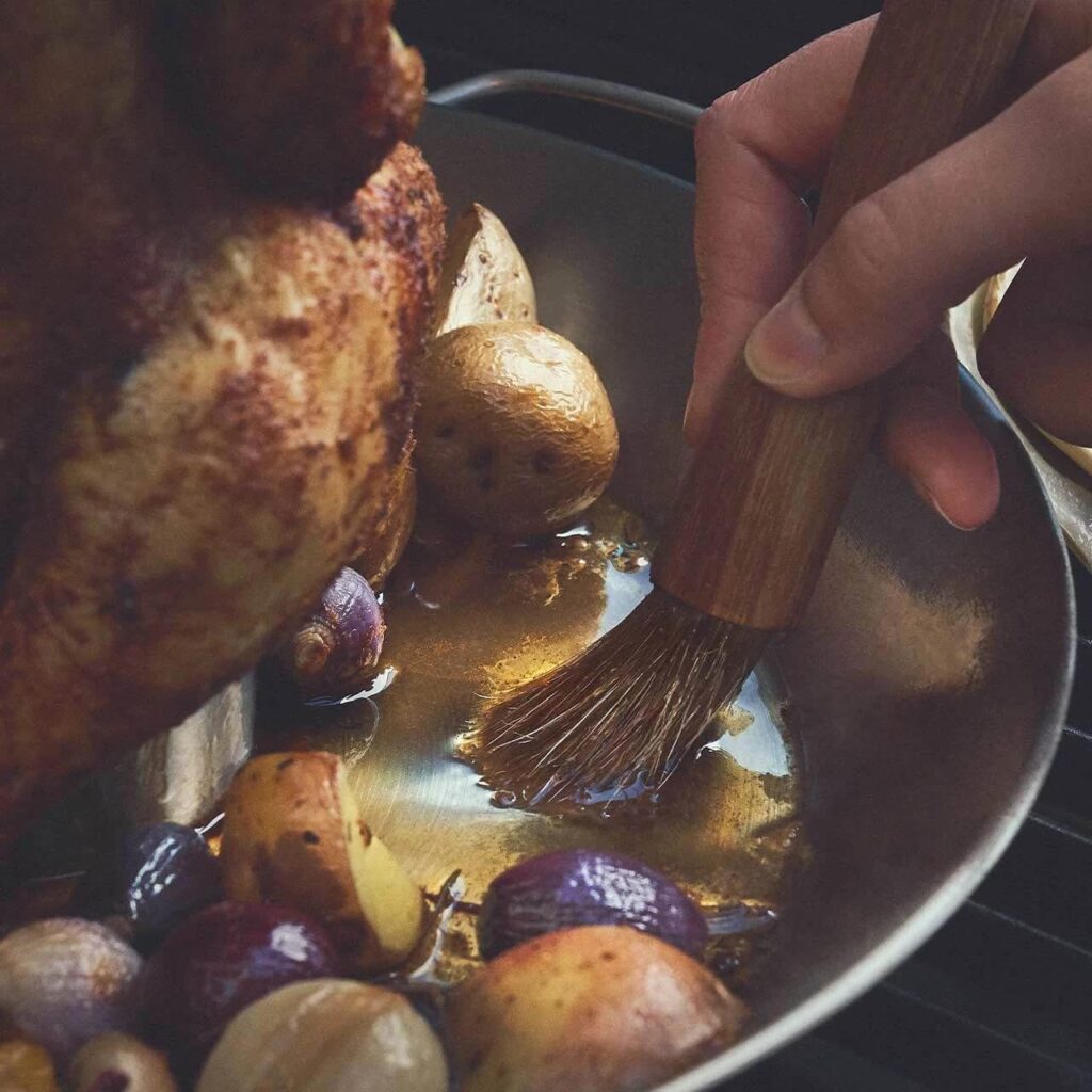 pollo cotto sulla lattina contorni patate 