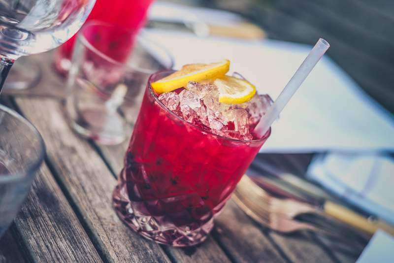 cocktail con ghiaccio